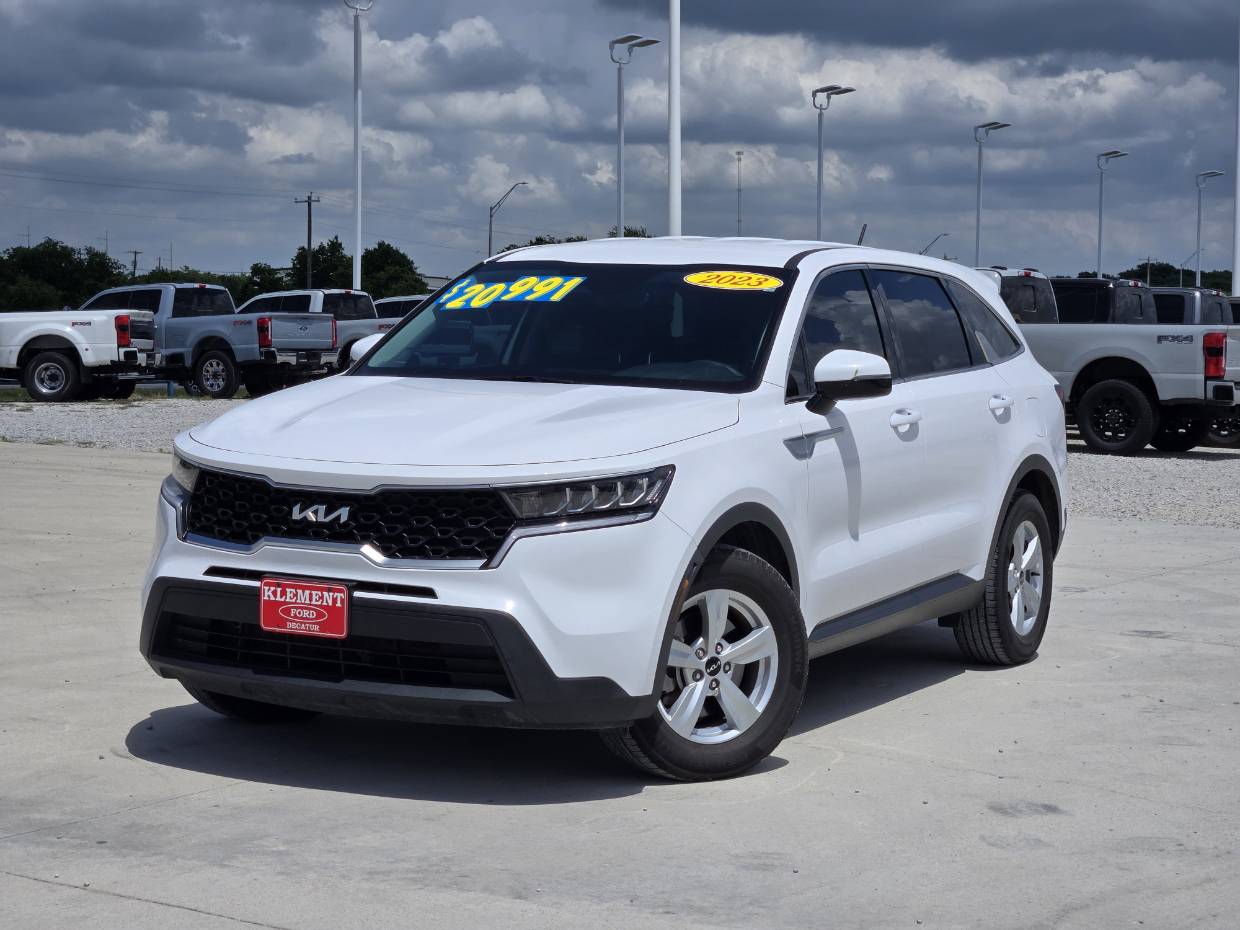 2023 Kia Sorento LX AT's photo