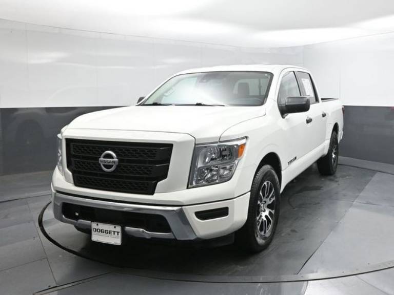 2022 Nissan Titan SV