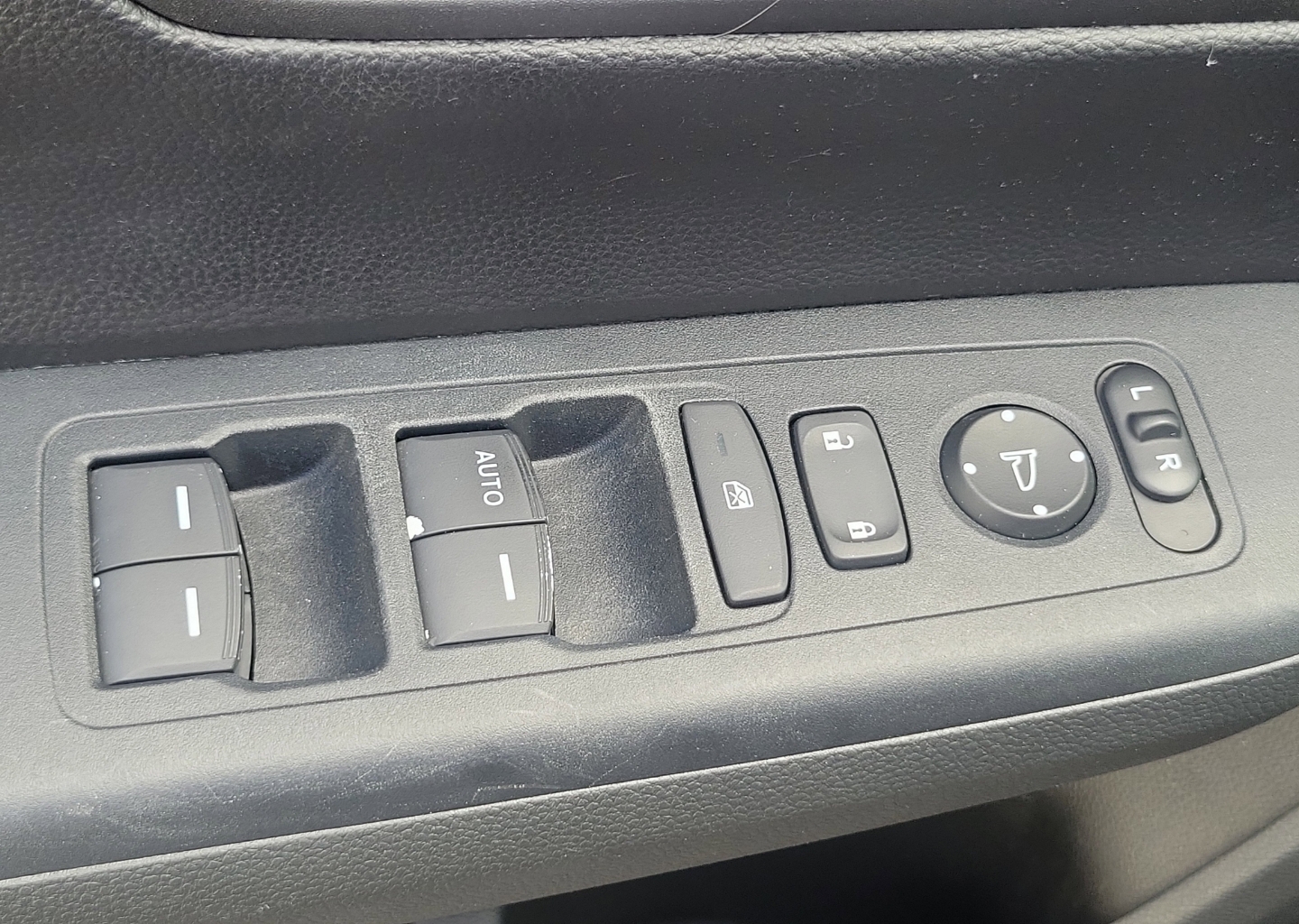 2024 Honda CR-V LX - Photo 21