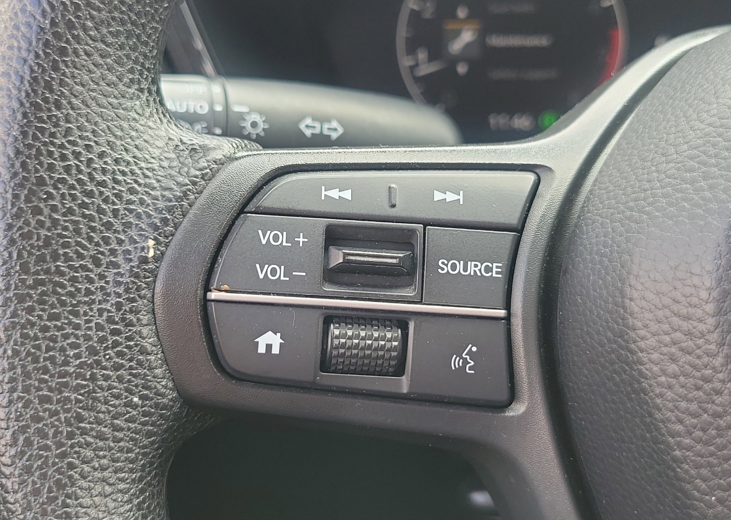 2024 Honda CR-V LX - Photo 24