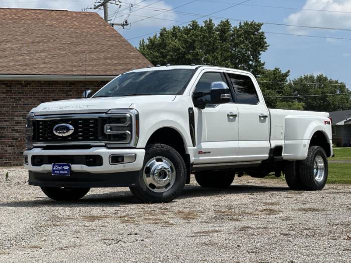 2026 Ford Super Duty F-350 DRW Platinum