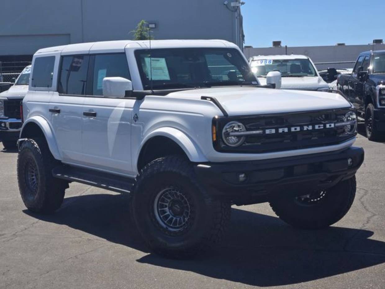 2026 Ford Bronco Outer Banks 4x4's photo