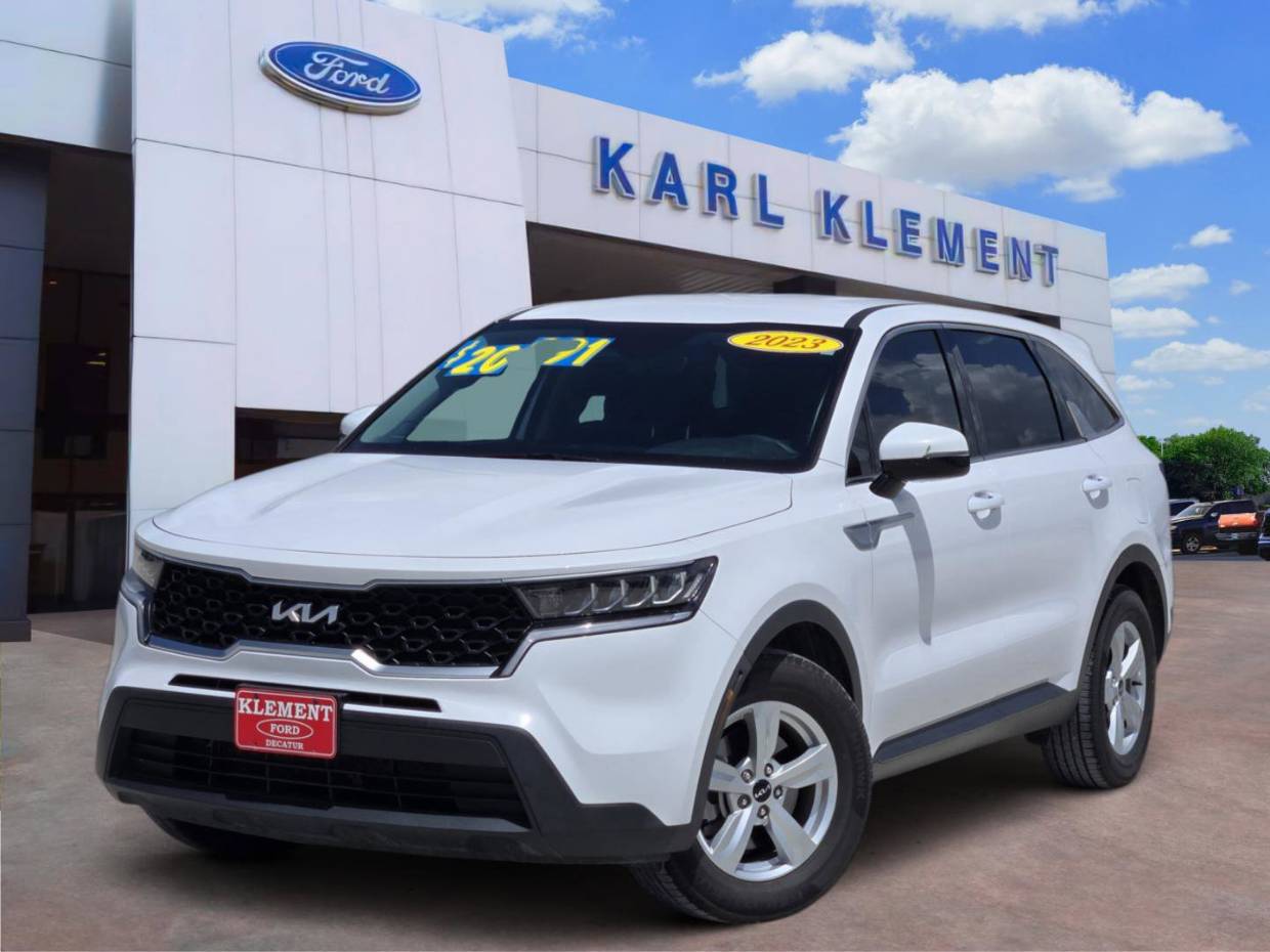 2023 Kia Sorento LX AT's photo