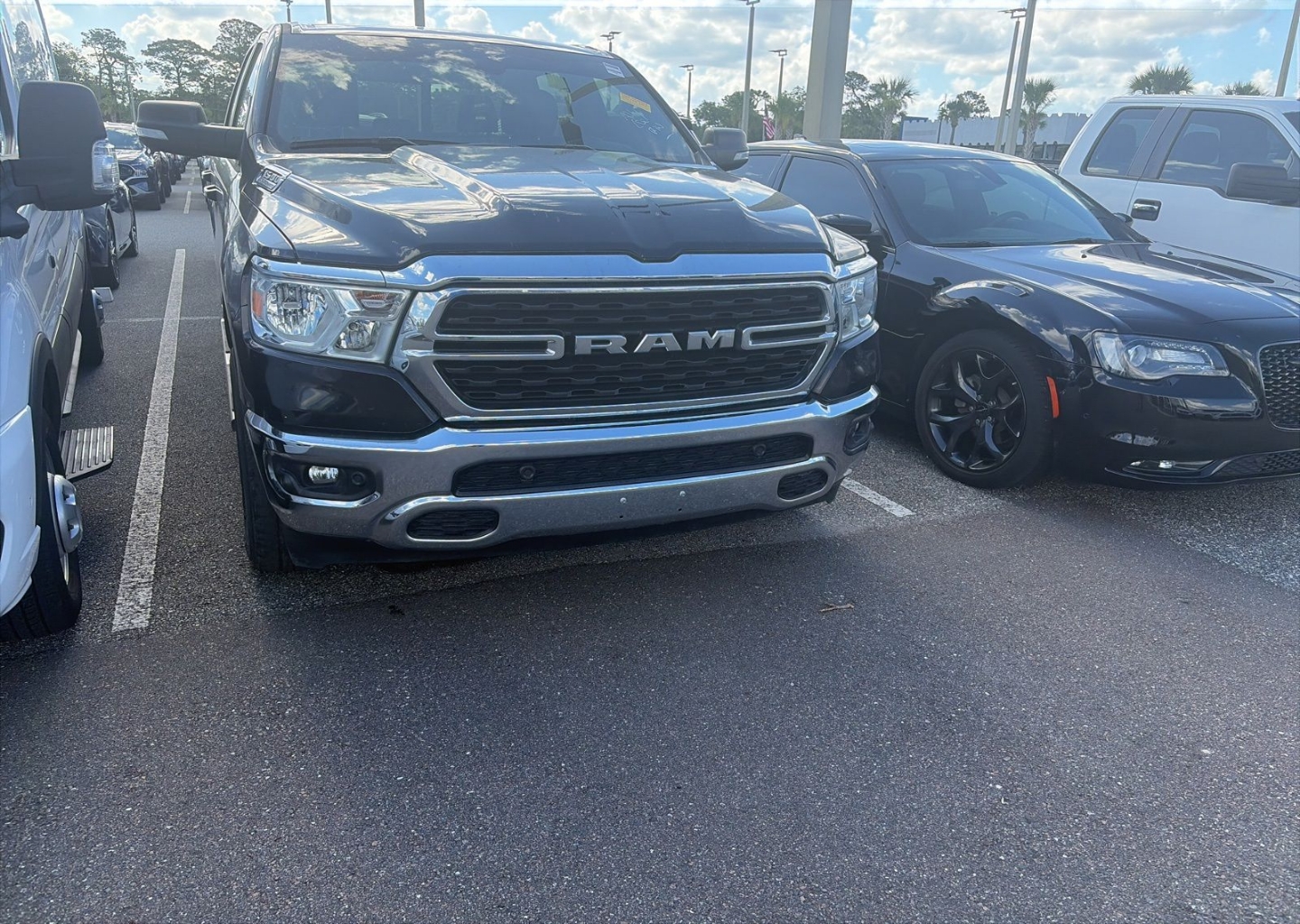 2022 RAM 1500 Big Horn/Lone Star 4x4 Crew Cab 5'7's photo
