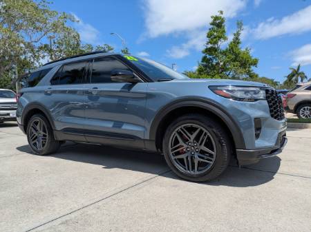 2025 Ford Explorer ST-Line