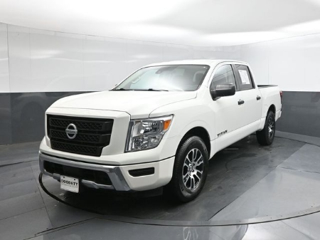 2022 Nissan Titan SV