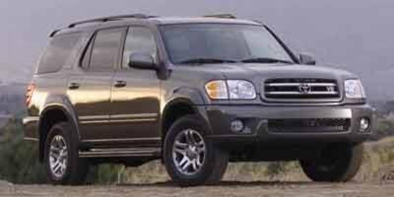 2003 Toyota Sequoia SR5's photo