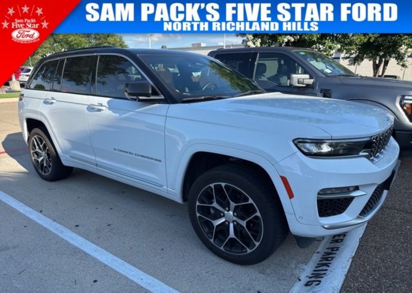 2025 Jeep Grand Cherokee Summit Reserve 4x4's photo