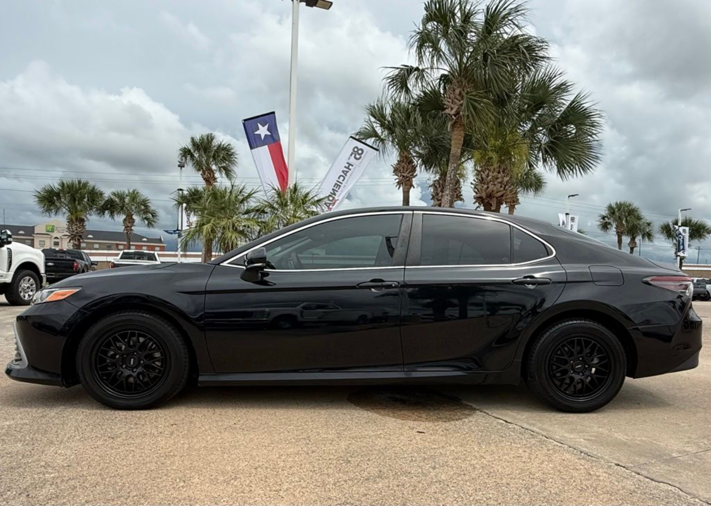 Used 2021 Toyota Camry LE with VIN 4T1R11AK8MU447647 for sale in Kingsville, TX