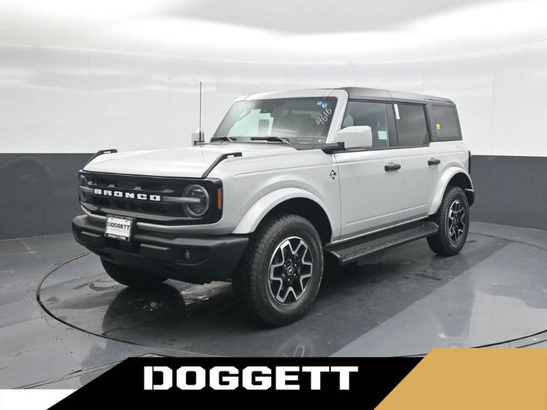 2026 Ford Bronco Outer Banks