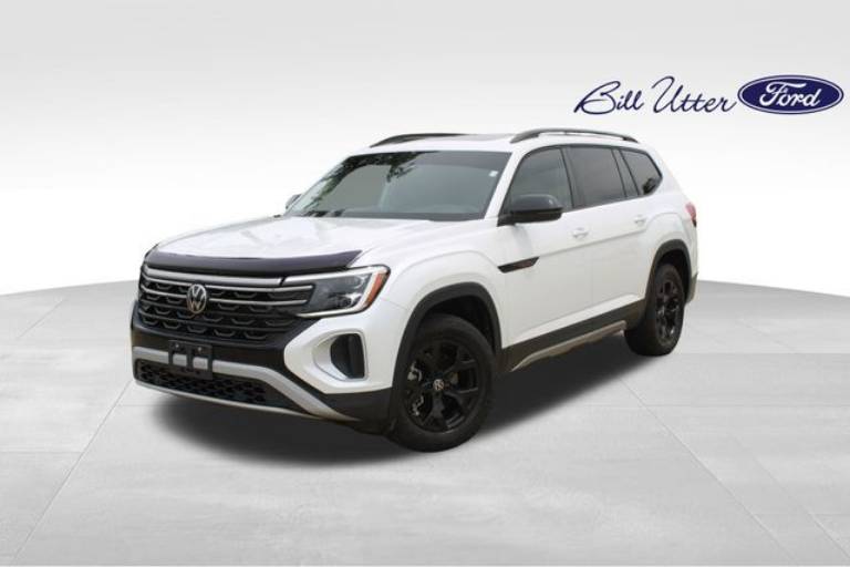 2024 Volkswagen Atlas 2.0T Peak Edition SEL