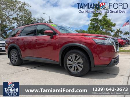 2022 Nissan Pathfinder SV