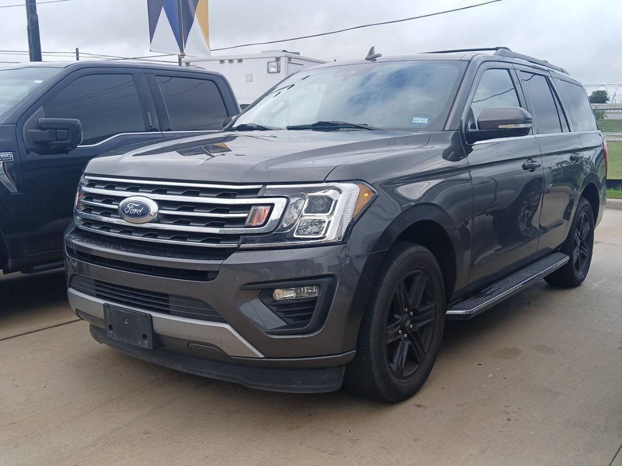 2021 Ford Expedition XLT's photo