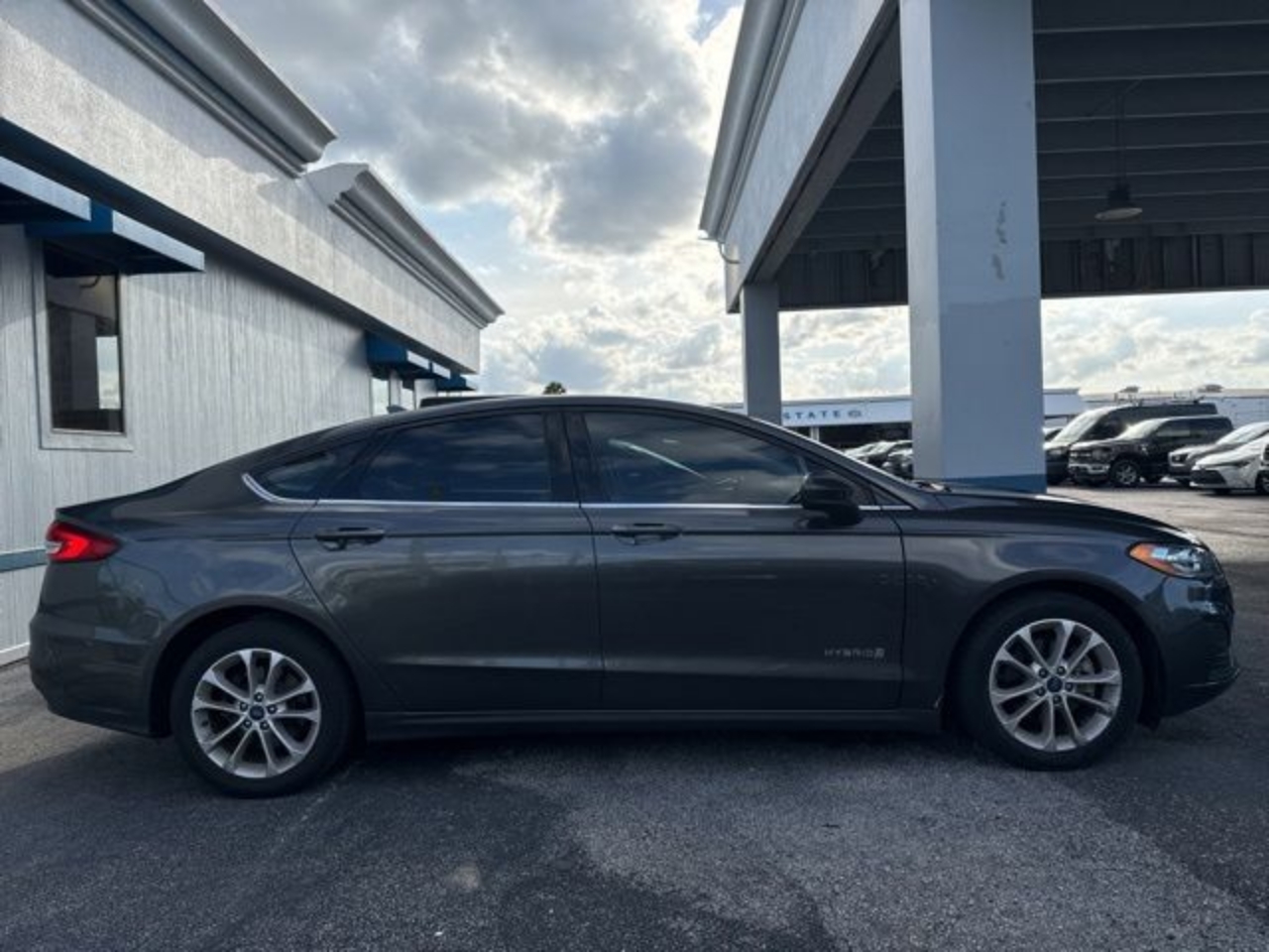 Vehicle Image 2