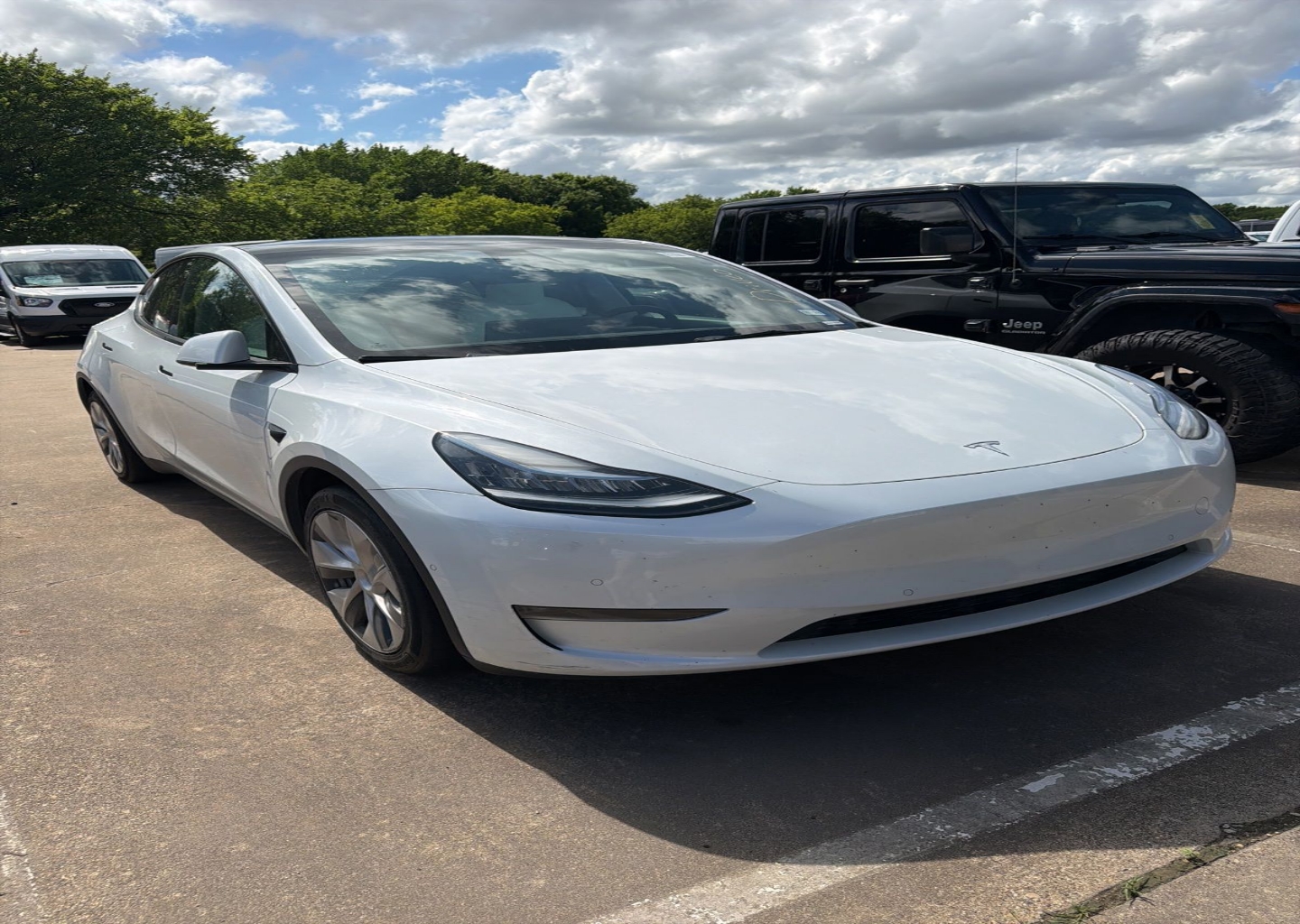 2022 Tesla Model Y Long Range Dual Motor All-Wheel Drive's photo