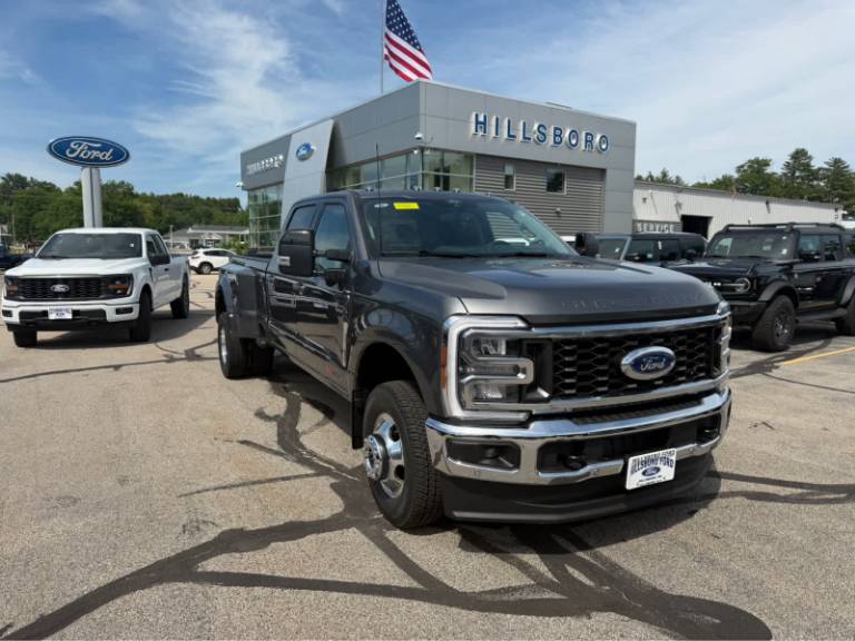 2026 Ford Super Duty F-350 DRW LARIAT