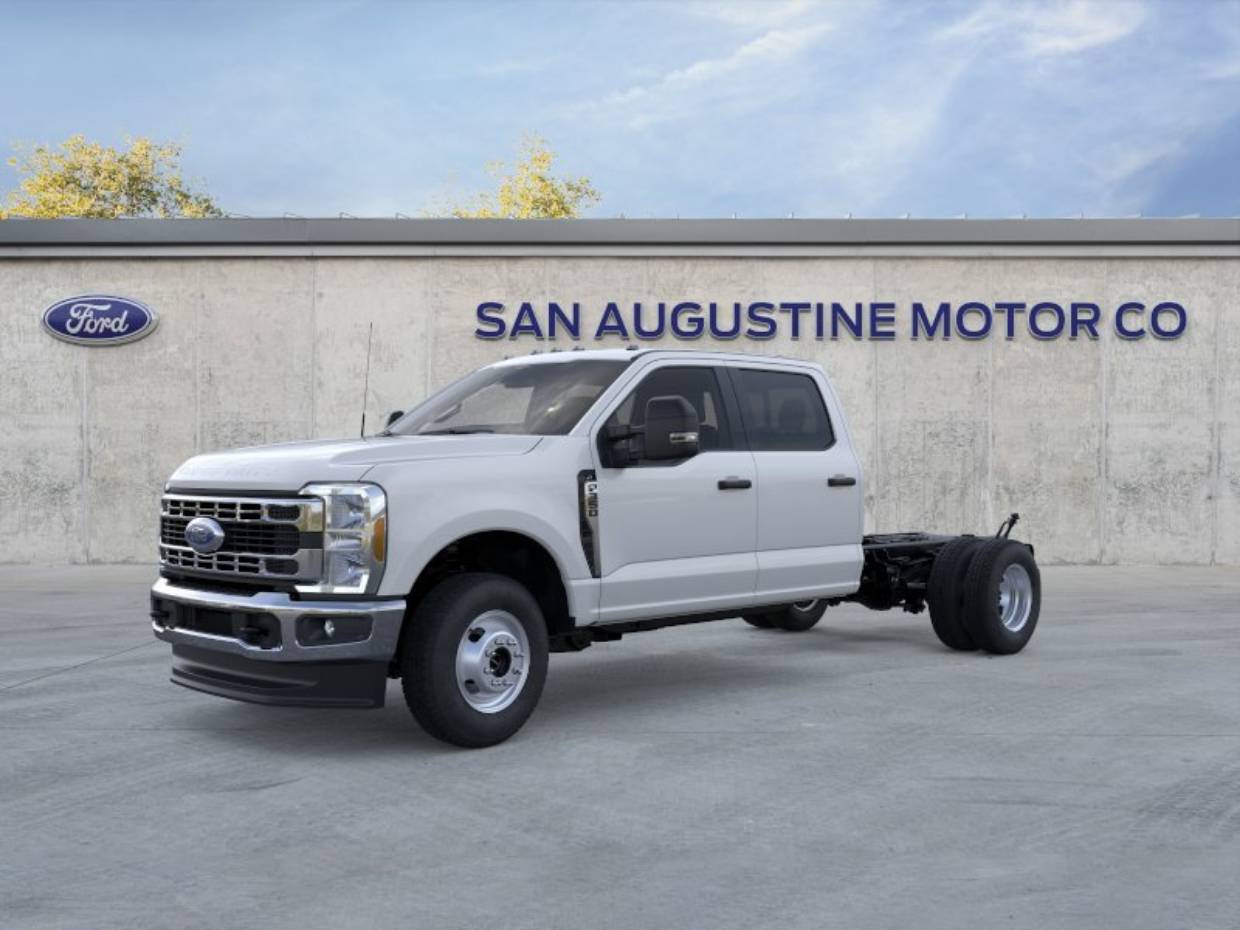 2026 Ford F-350 XL 4x4 Crew Cab 179-In DRW's photo