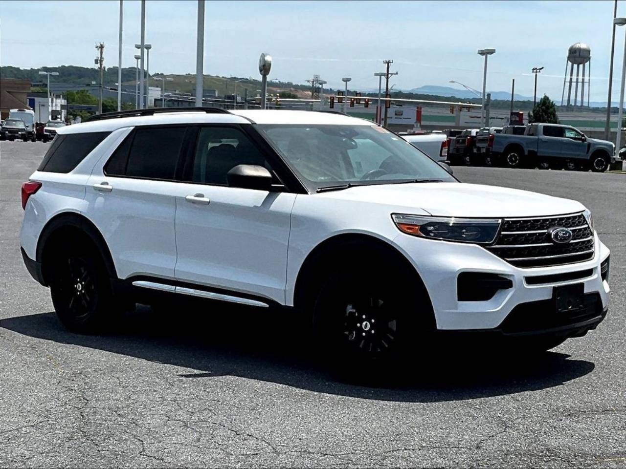 2020 Ford Explorer XLT 4WD's photo