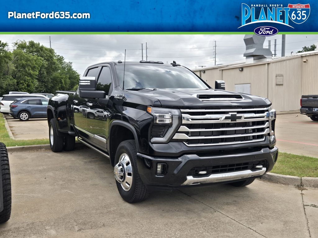 2025 Chevrolet Silverado HD High Country 4WD Crew Cab Long Box DRW's photo