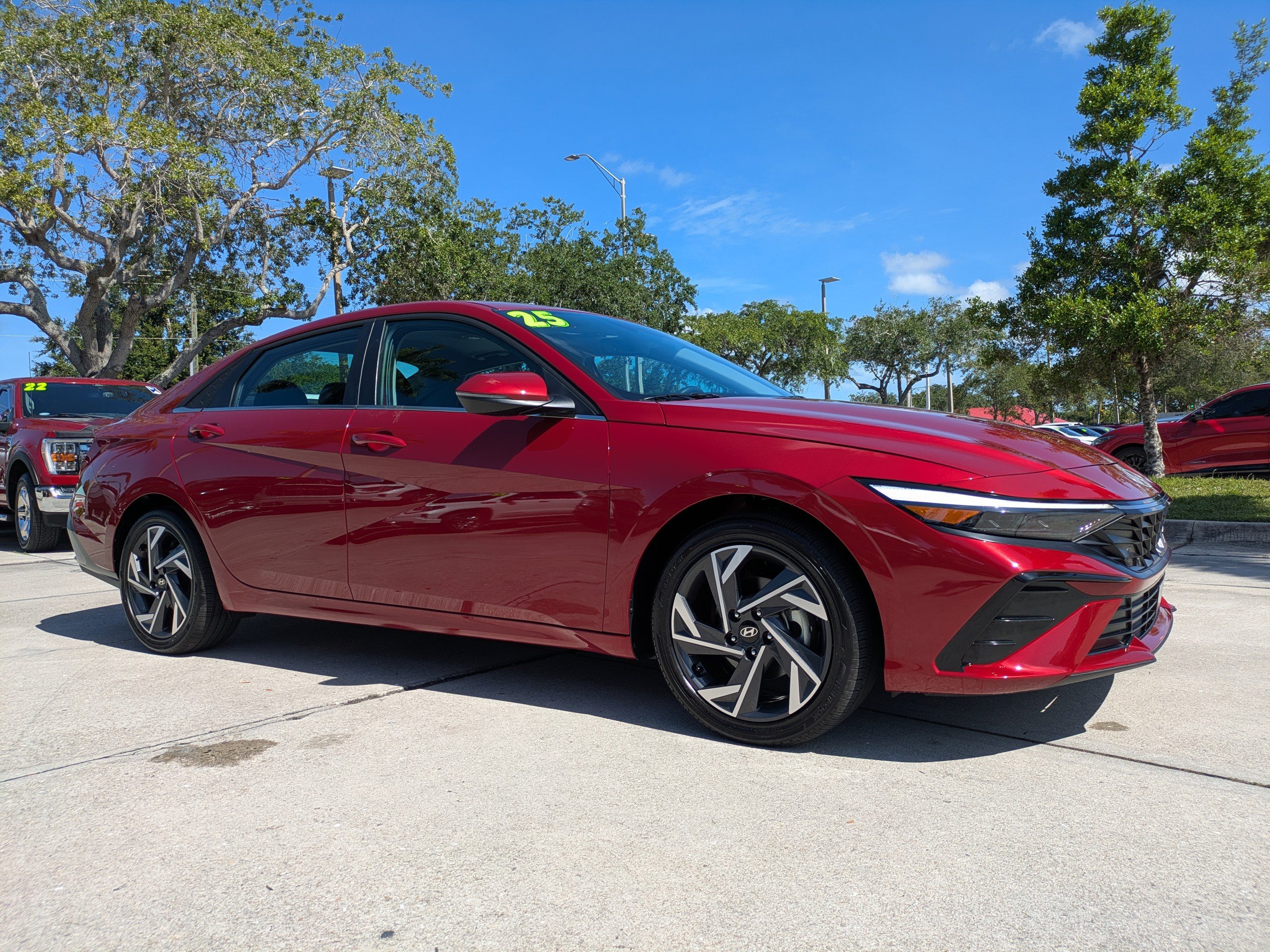 2025 Hyundai Elantra Limited - Photo 29