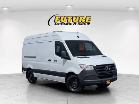 2020 Mercedes-Benz Sprinter 2500 High Roof Customized Camper w/Bed & Sink