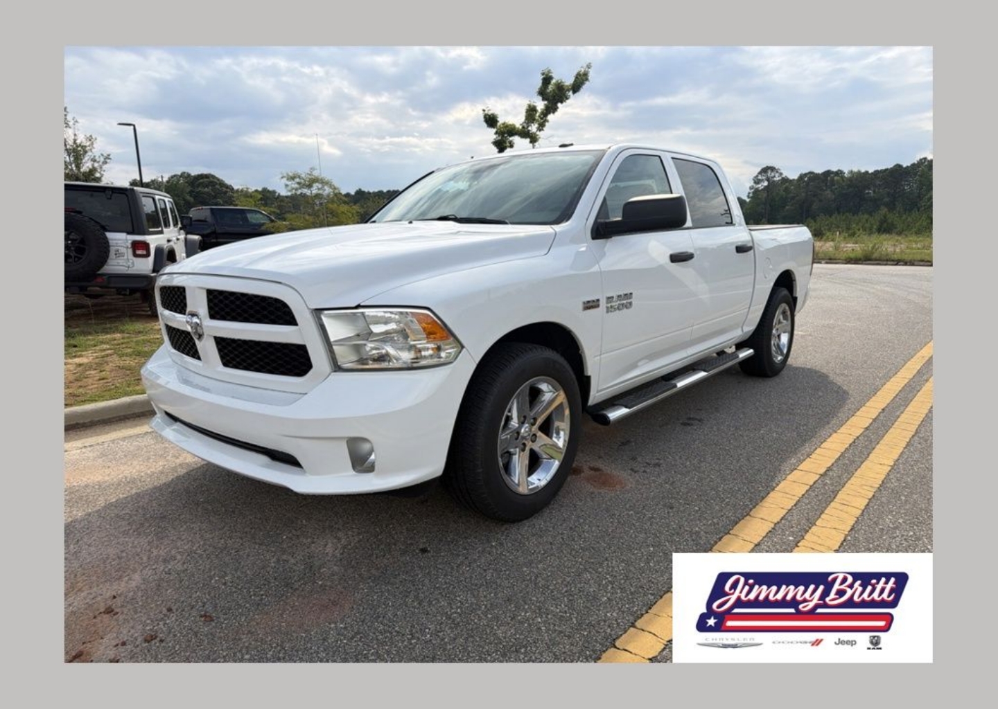 2016 RAM 1500 Express Crew Cab 5'7" (Fleet)'s photo