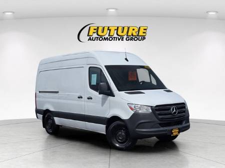 2020 Mercedes-Benz Sprinter 2500 High Roof Customized Camper w/Bed & Sink