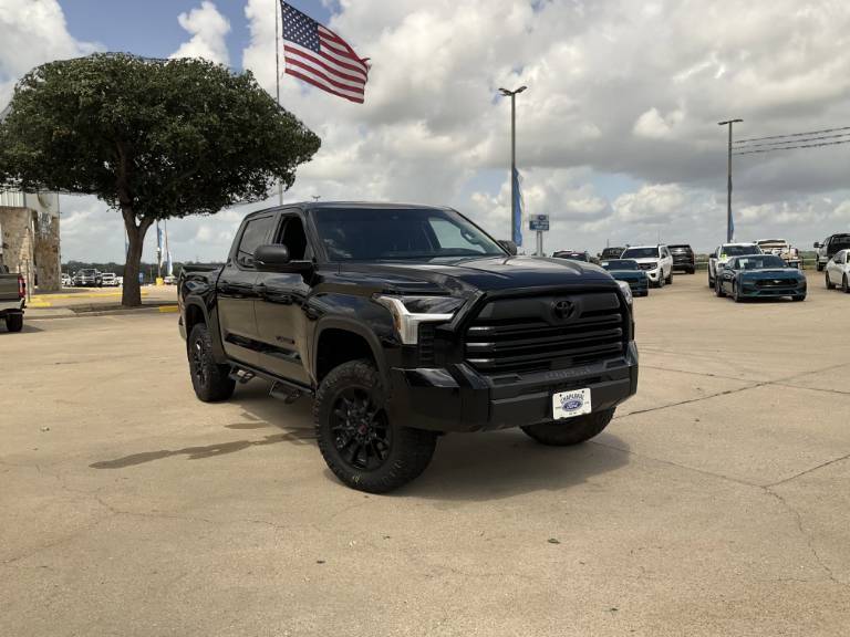 2024 Toyota Tundra 4WD SR5
