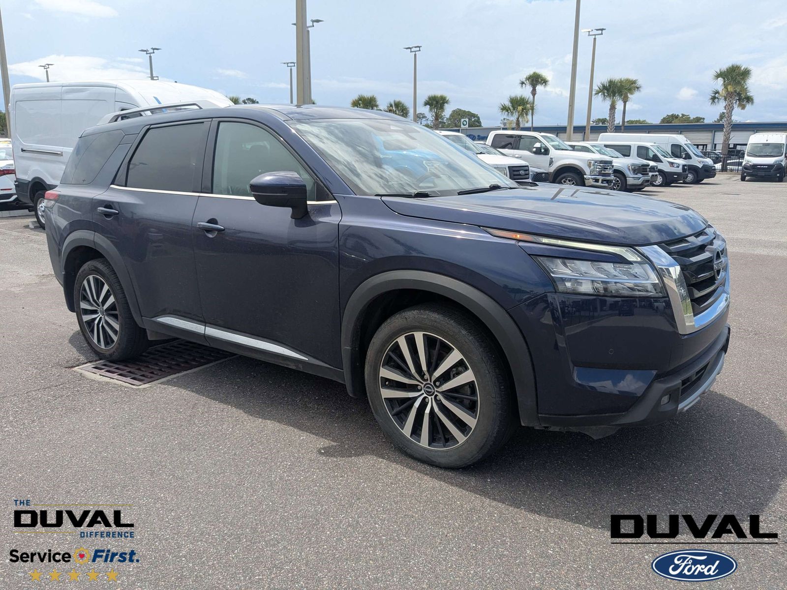 2023 Nissan Pathfinder Platinum