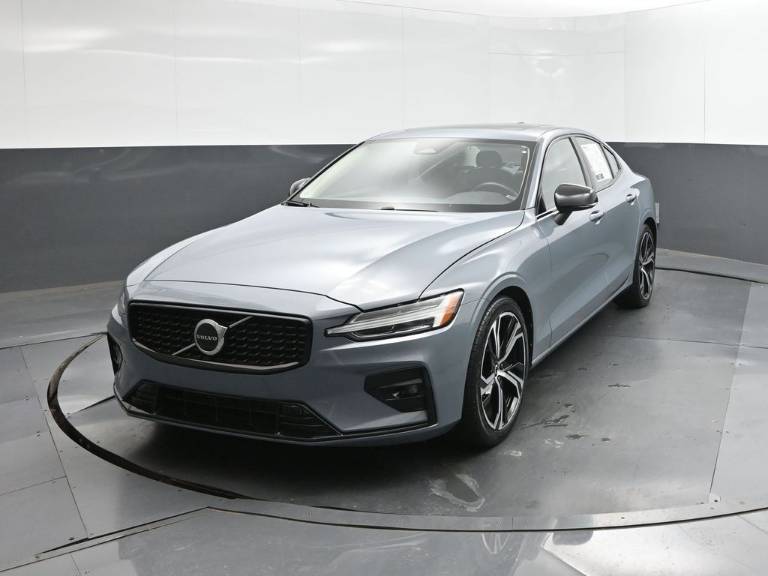 2024 Volvo S60 B5 Core Dark Theme