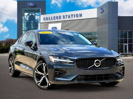 2024 Volvo S60 B5 Core Dark Theme