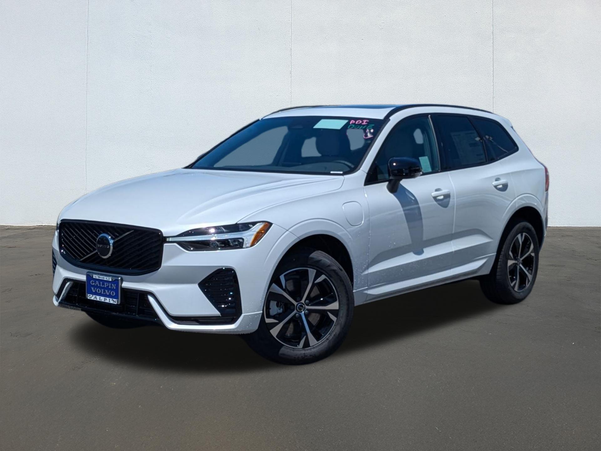 New 2026 Volvo XC60 Plug-In Hybrid Core, T8 AWD Electric/Gasoline, Dark