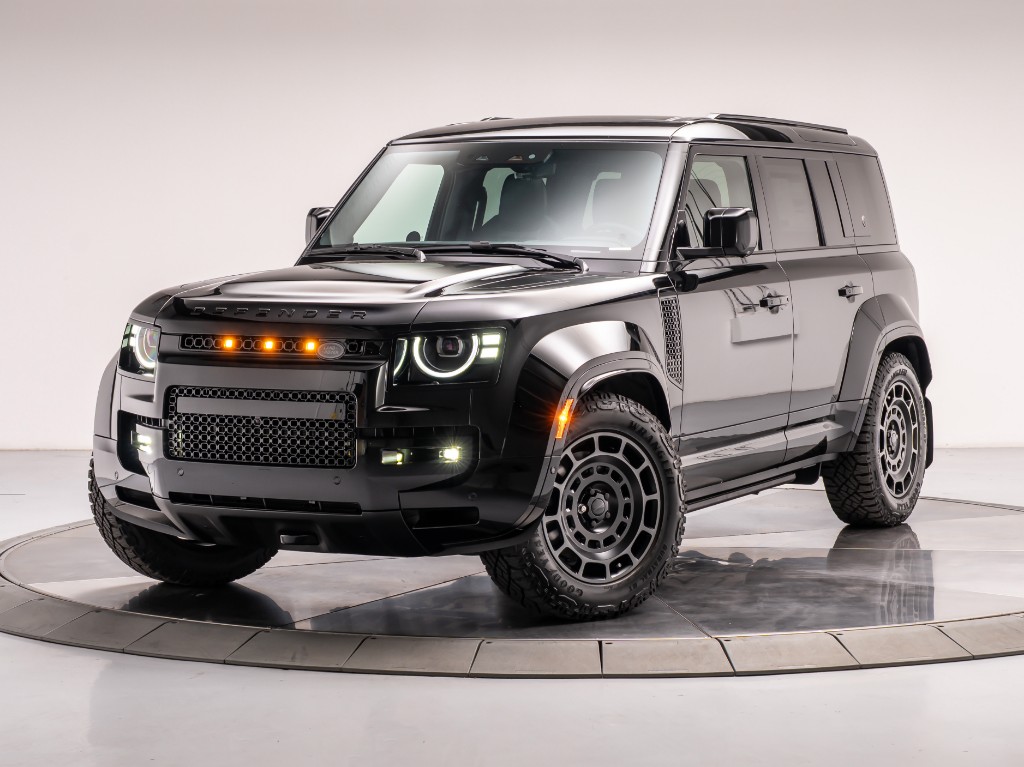 2026 Land Rover Defender P635 OCTA Black