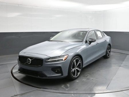 2024 Volvo S60 B5 Core Dark Theme