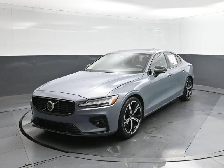 2024 Volvo S60 B5 Core Dark Theme