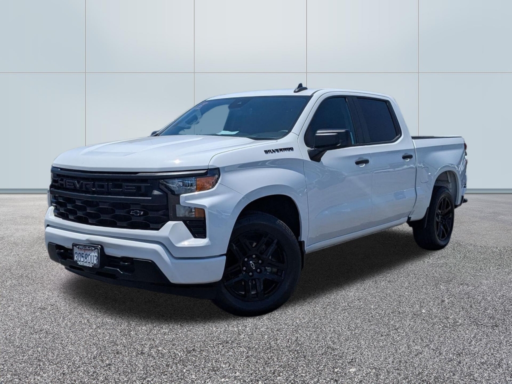 2023 Chevrolet Silverado 1500 2WD Crew Cab Short Bed Custom