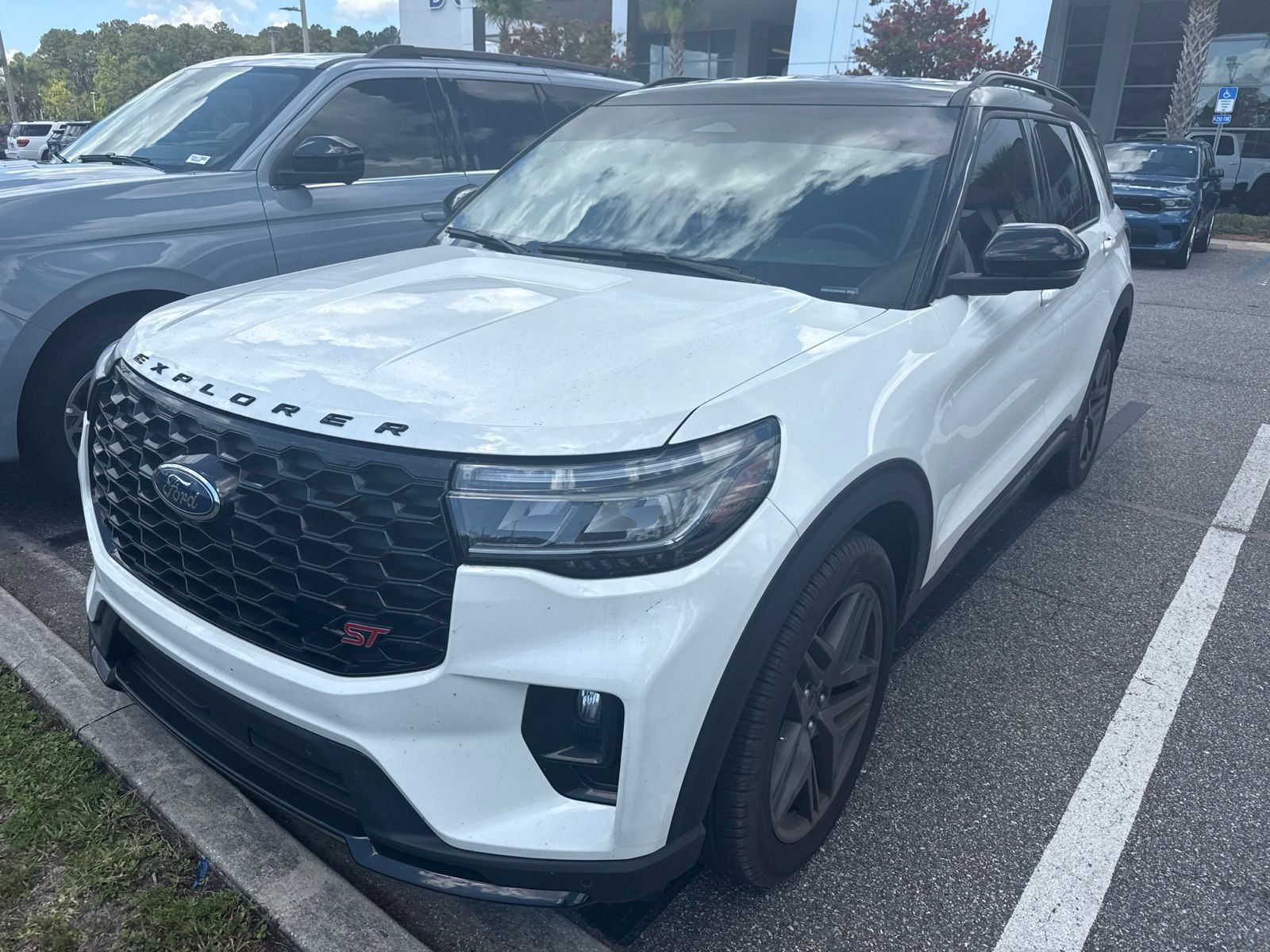2025 Ford Explorer ST