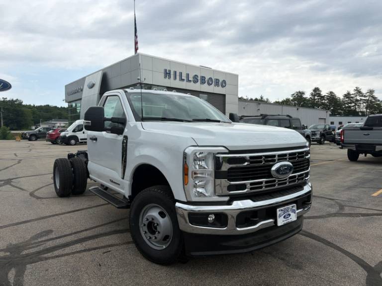 2026 Ford Super Duty F-350 DRW XL