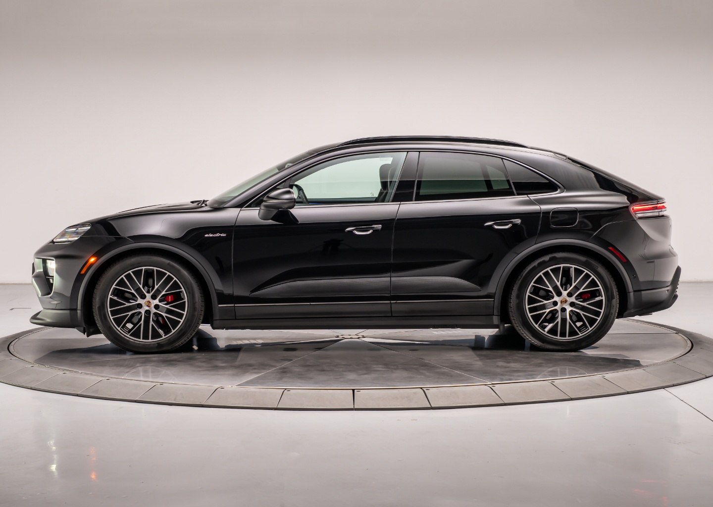 Used 2025 Porsche Macan S with VIN WP1AB2XA0SL154021 for sale in Los Angeles, CA