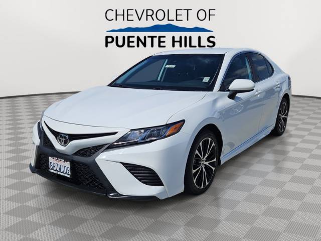 2020 Toyota Camry SE