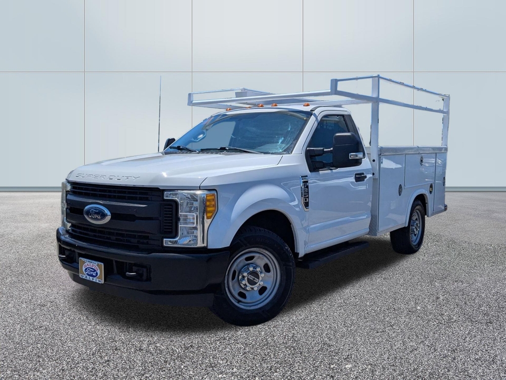 2017 Ford F-350 Chassis XL