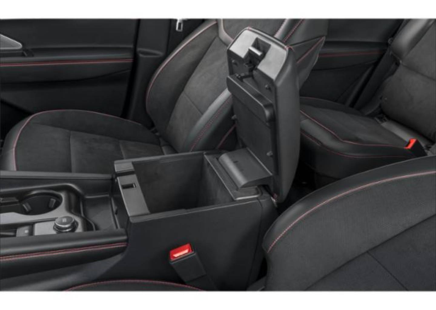 2025 Ford Explorer ST - Photo 39