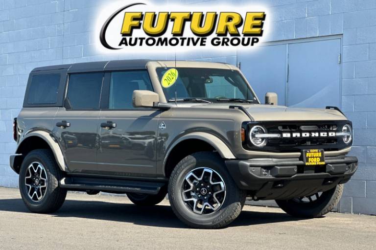 2026 Ford Bronco Outer Banks