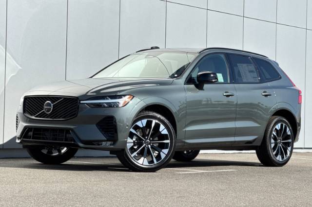 2026 Volvo XC60 B5 Plus