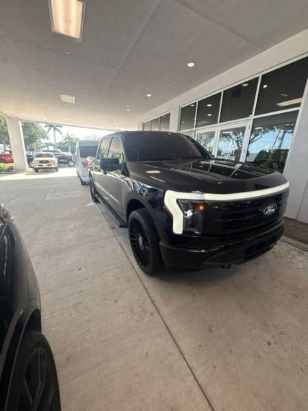 2024 Ford F-150 Lightning LARIAT