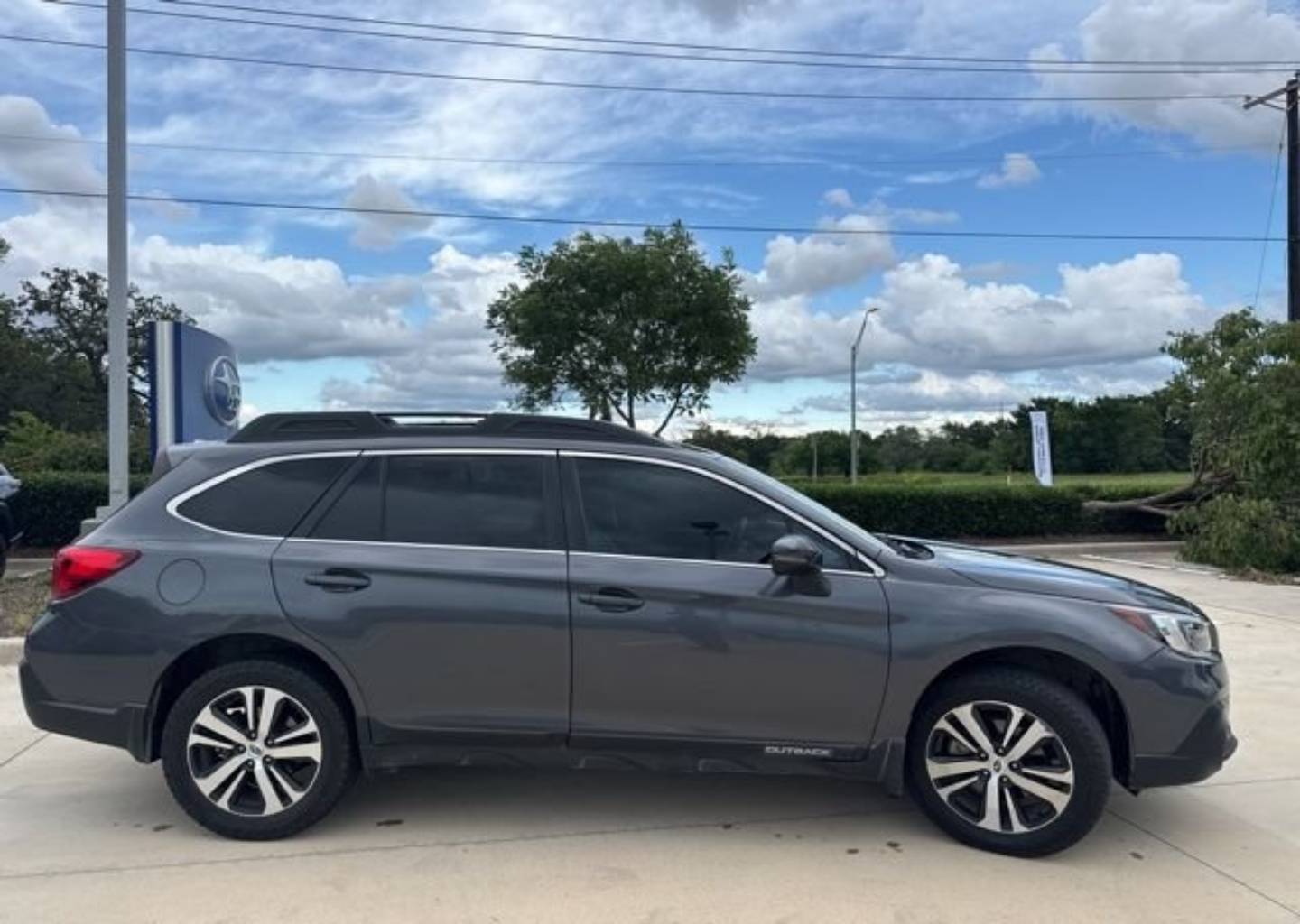 Used 2018 Subaru Outback Limited with VIN 4S4BSANC4J3307890 for sale in Carrollton, TX