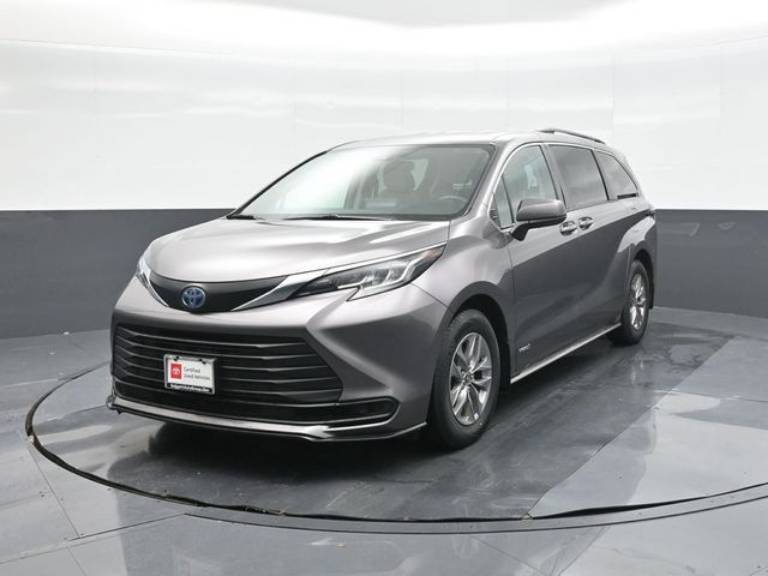 2021 Toyota Sienna LE