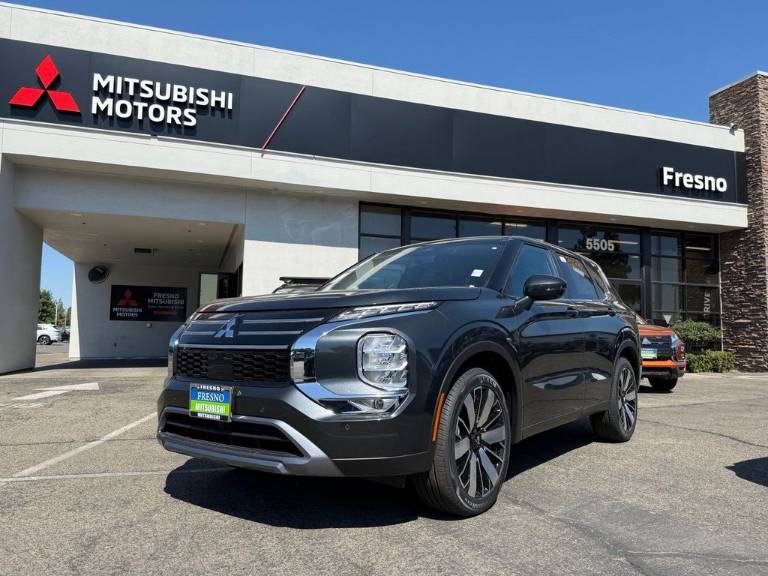 2026 Mitsubishi Outlander SE