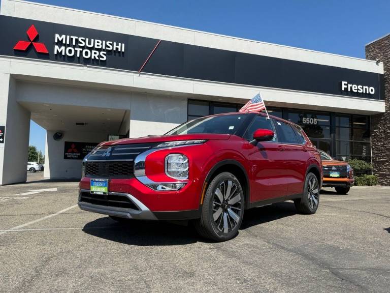 2026 Mitsubishi Outlander SE