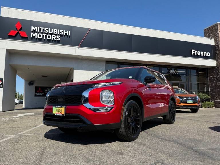 2026 Mitsubishi Outlander LE